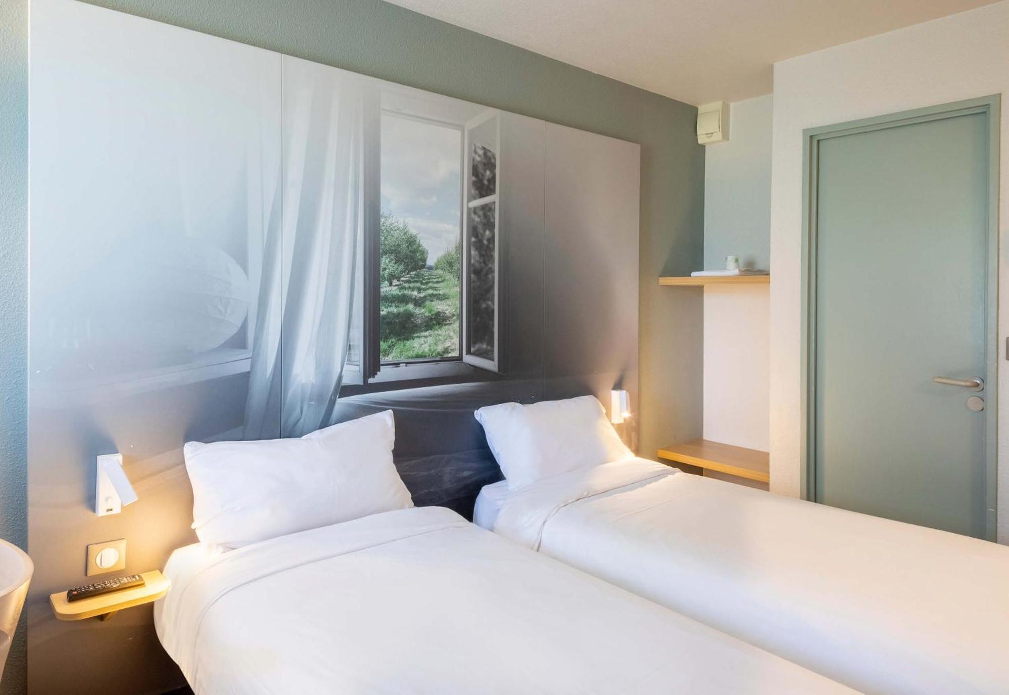 B&B Hôtel Annecy Argonay Exterior foto